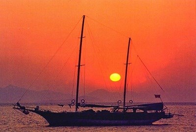 Ölüdeniz'de Korsan Teknesi'nde Gün Batımı Turu